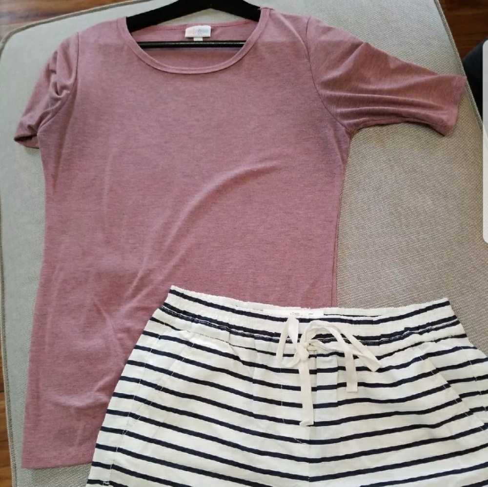 SOLD Nwt loft shorts Lularoe Gigi Xs small stripes